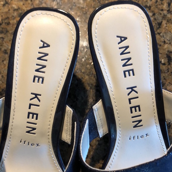 Sandals - Picture 3 of 5